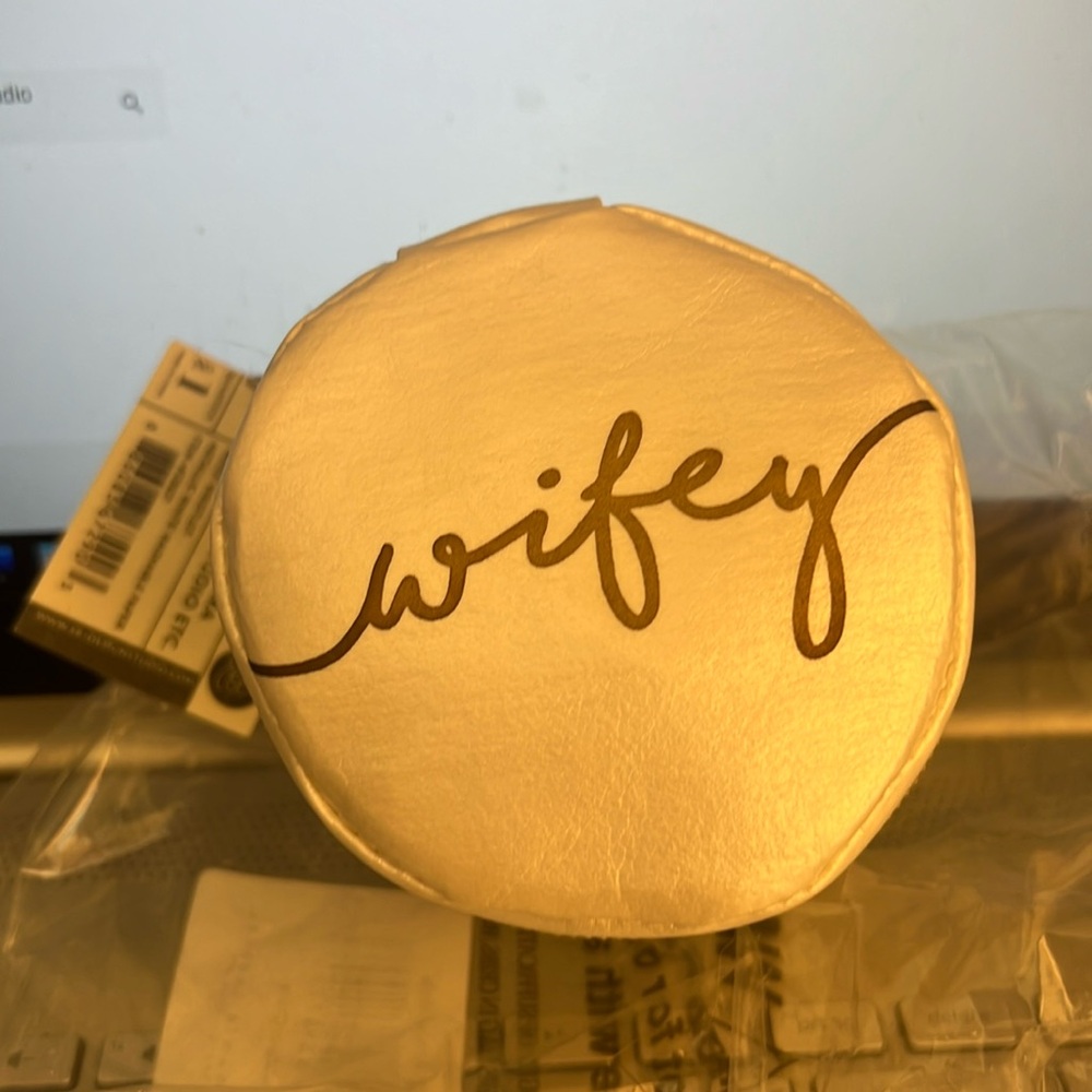 Washable paper coin holder, wifey